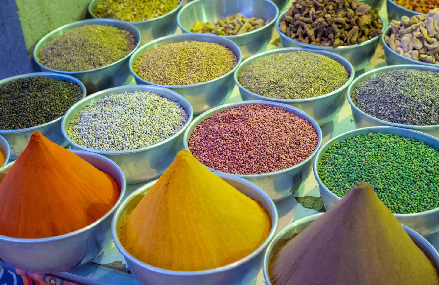 Fotos De Diferentes Especiarias Do Mercado De Aswan